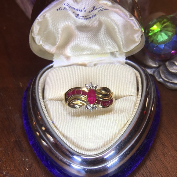 10k gold Ruby Diamond ring Beauty! - Picture 6 of 9